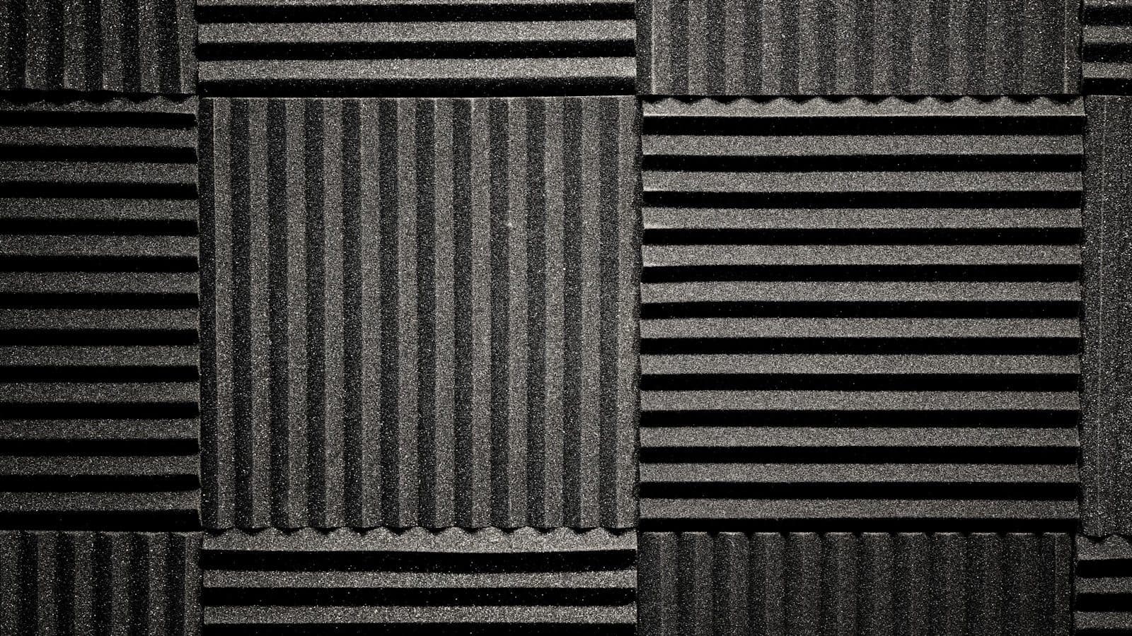 Overlapping signal traces